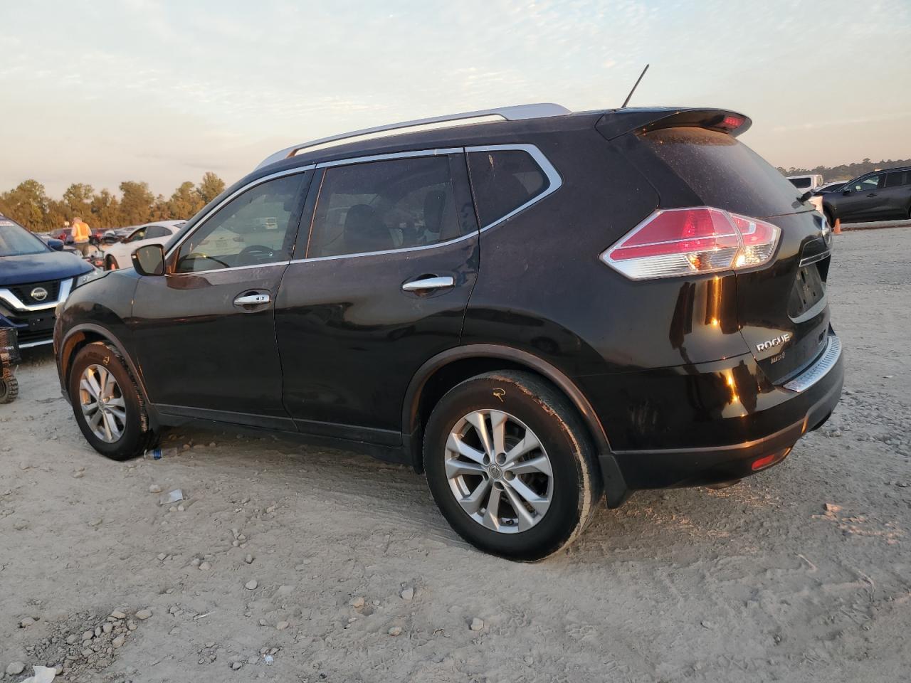 Nissan Rogue S Image 6