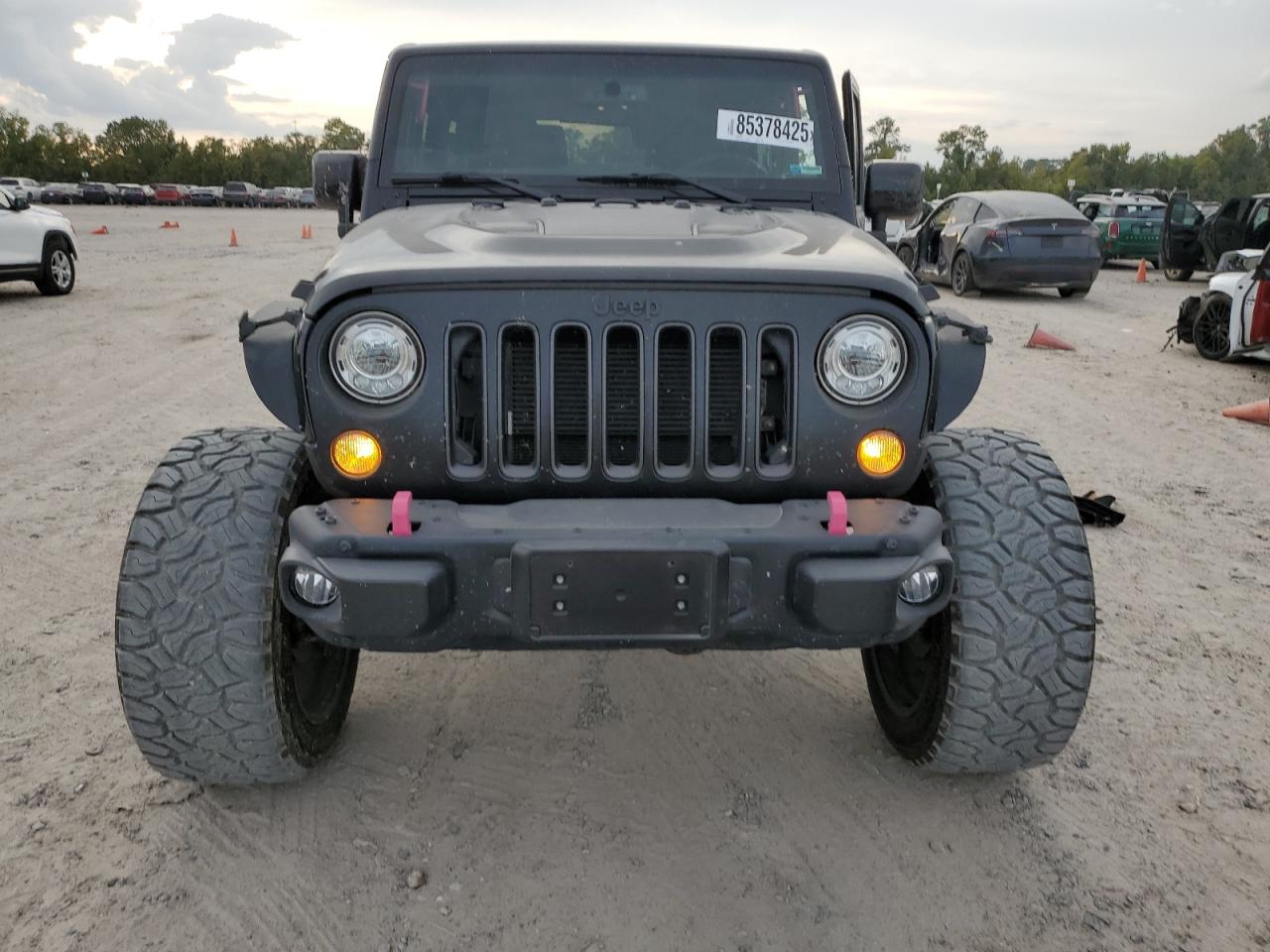 Jeep Wrangler Rubicon Image 4