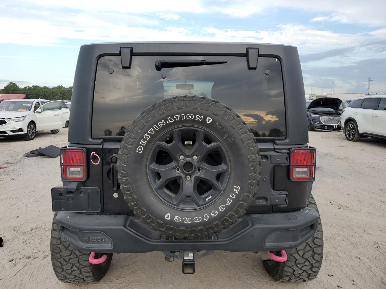 Jeep Wrangler Rubicon Image 11