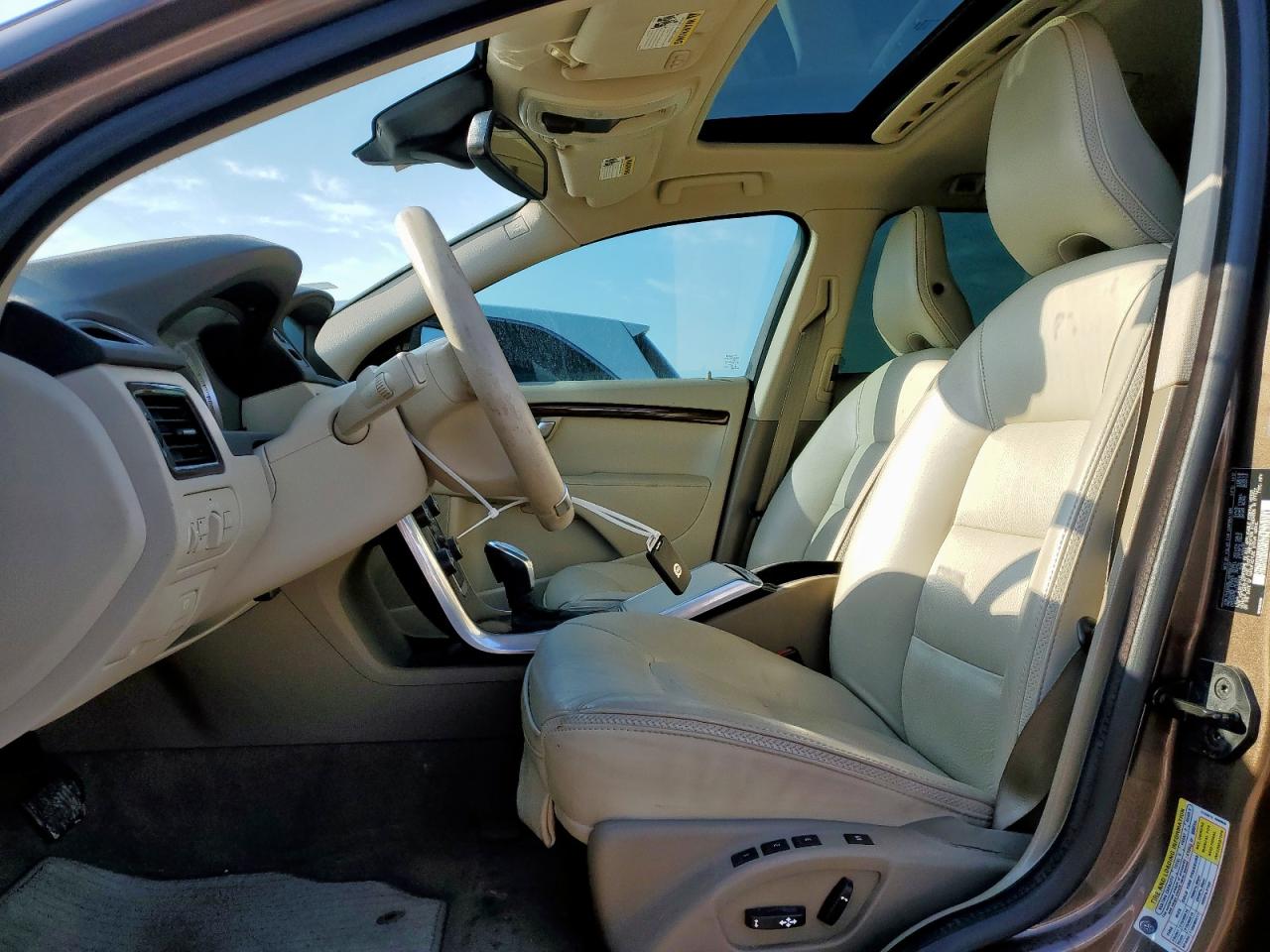 Volvo XC70 3.2 Image 4