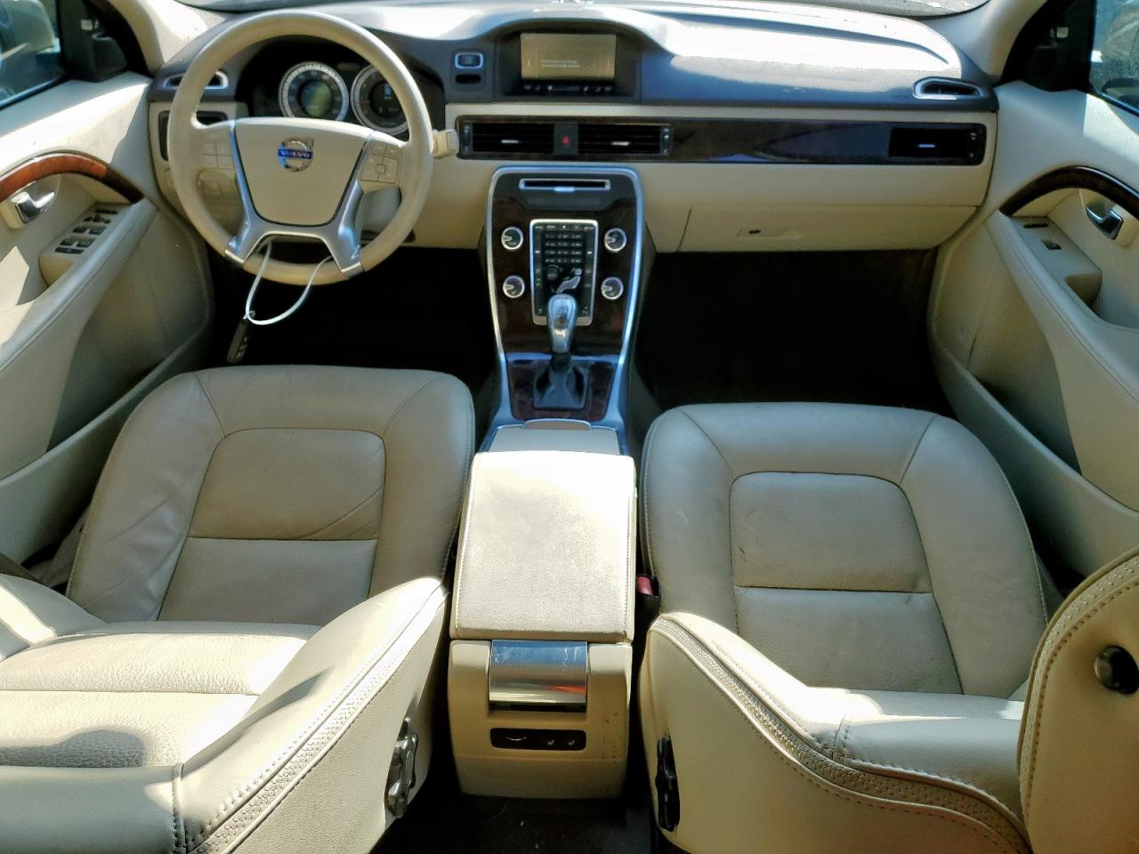 Volvo XC70 3.2 Image 7