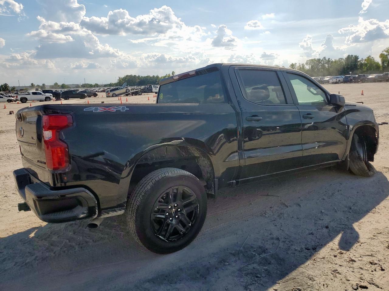 Chevrolet Silverado K1500 Custom Image 5