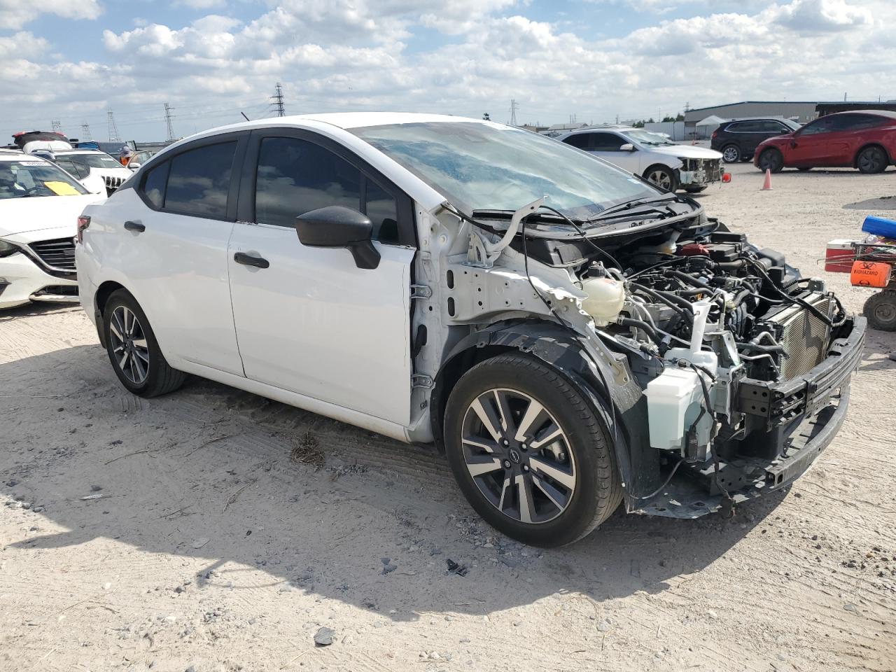 Nissan Versa S Image 2