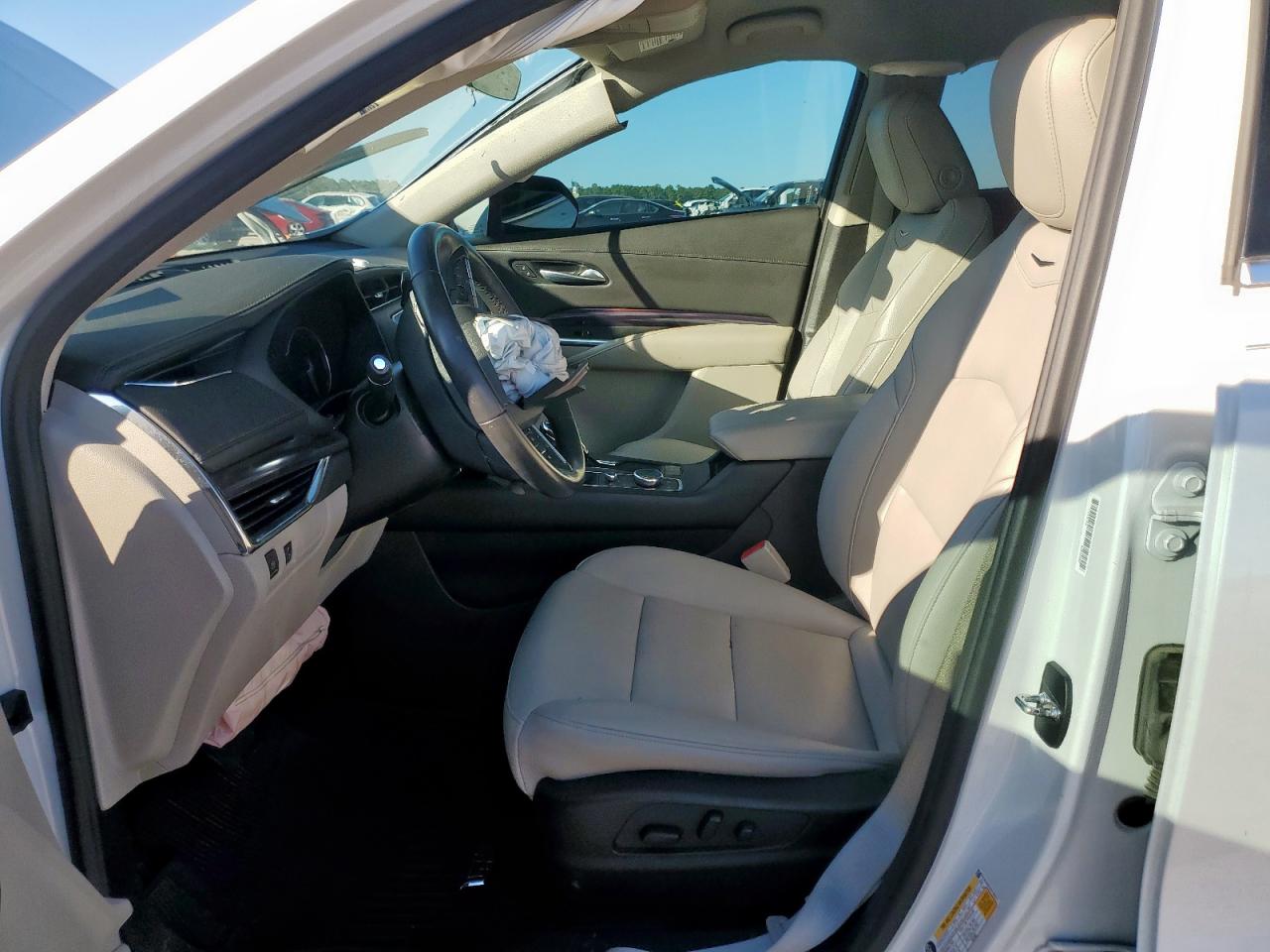 Cadillac XT4 Luxury Image 12