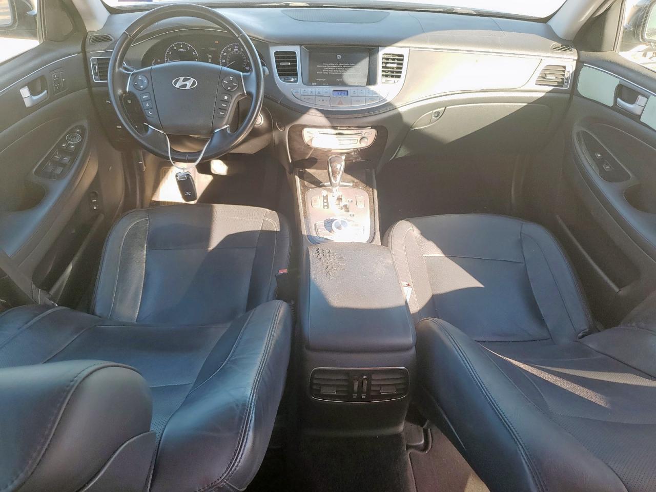 Hyundai Genesis 3.8l Image 10