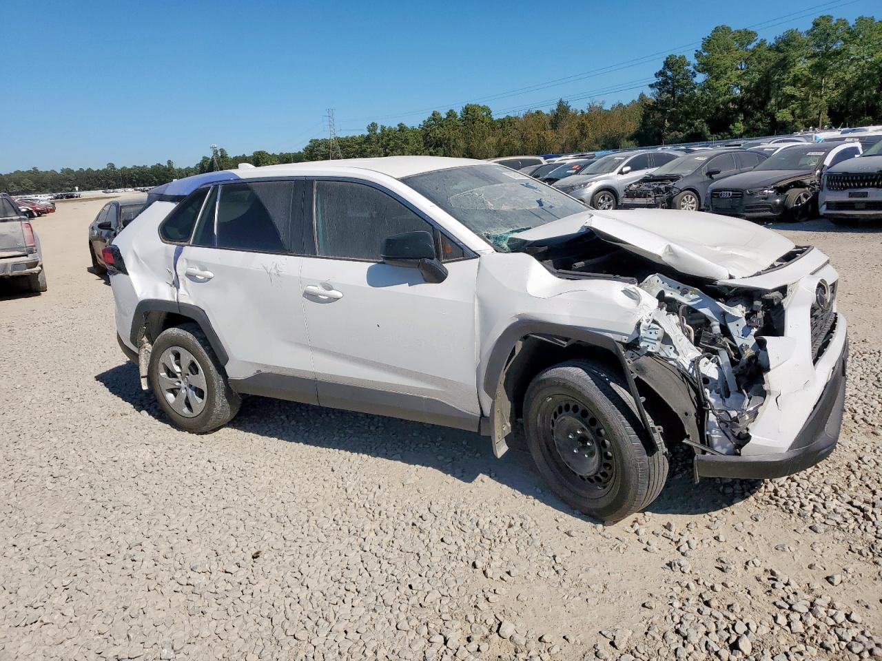Toyota RAV4 Le Image 13
