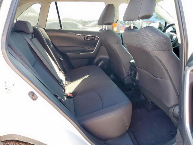 Toyota RAV4 Le Image 6