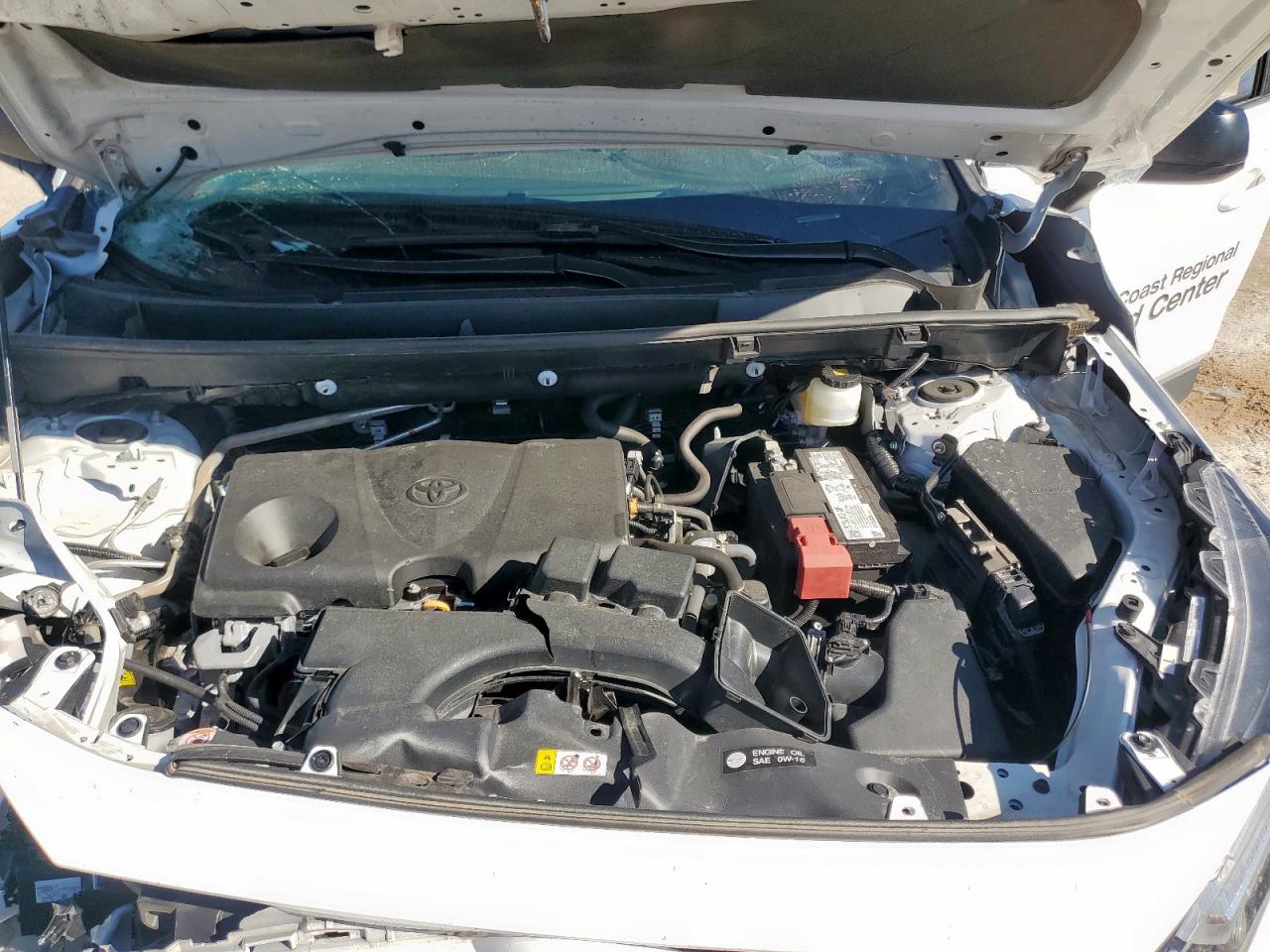 Toyota RAV4 Le Image 8