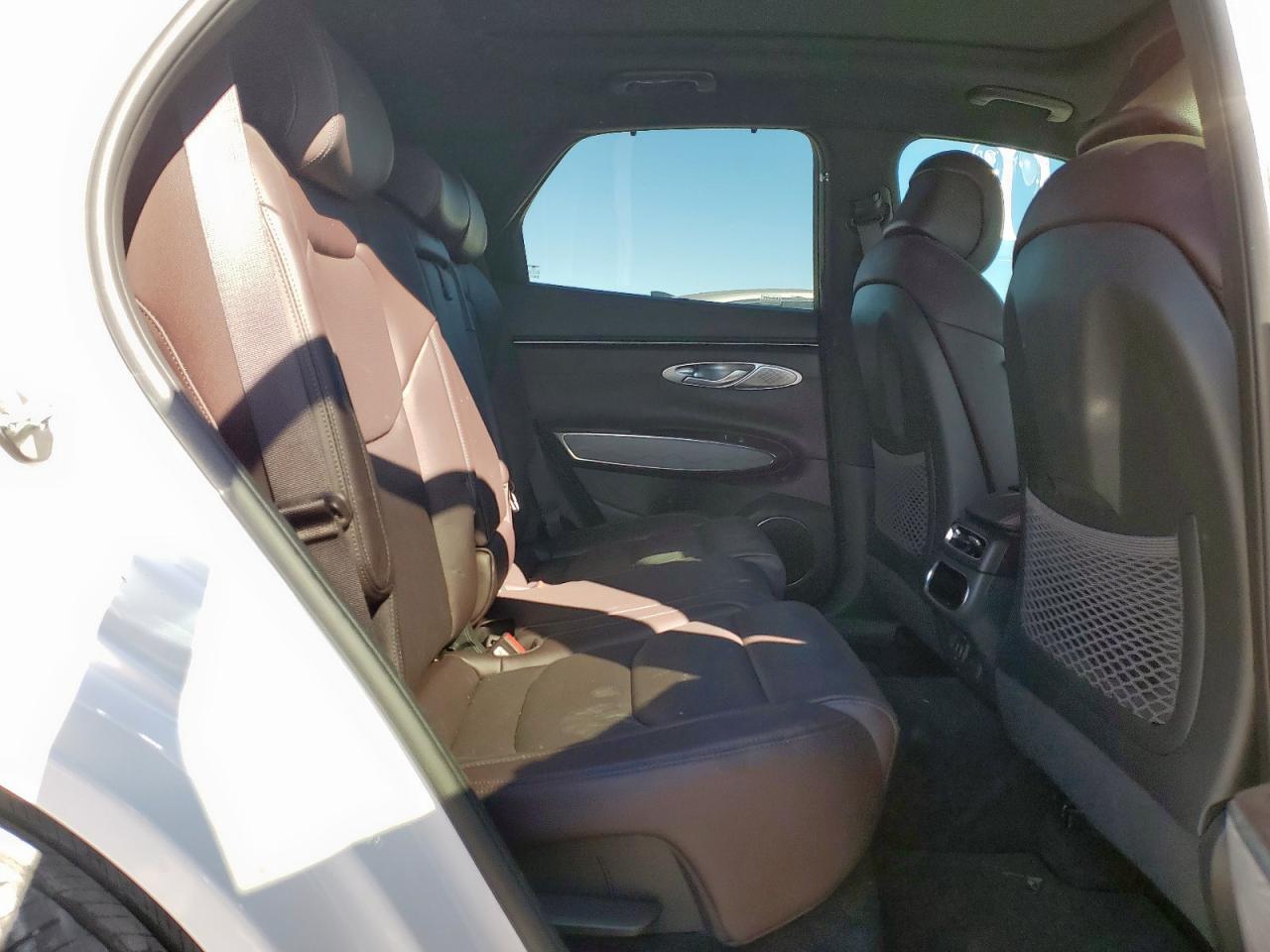 Genesis Gv70 Base Base Image 8