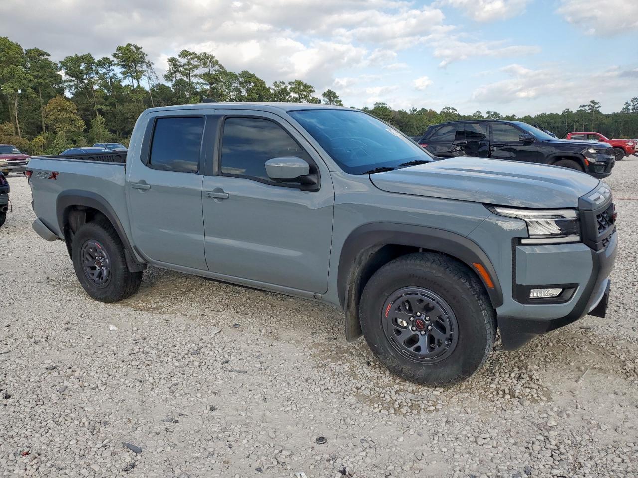 Nissan Frontier S Image 3