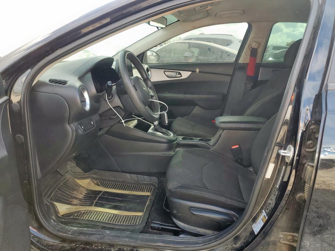 Kia Forte Fe Image 4