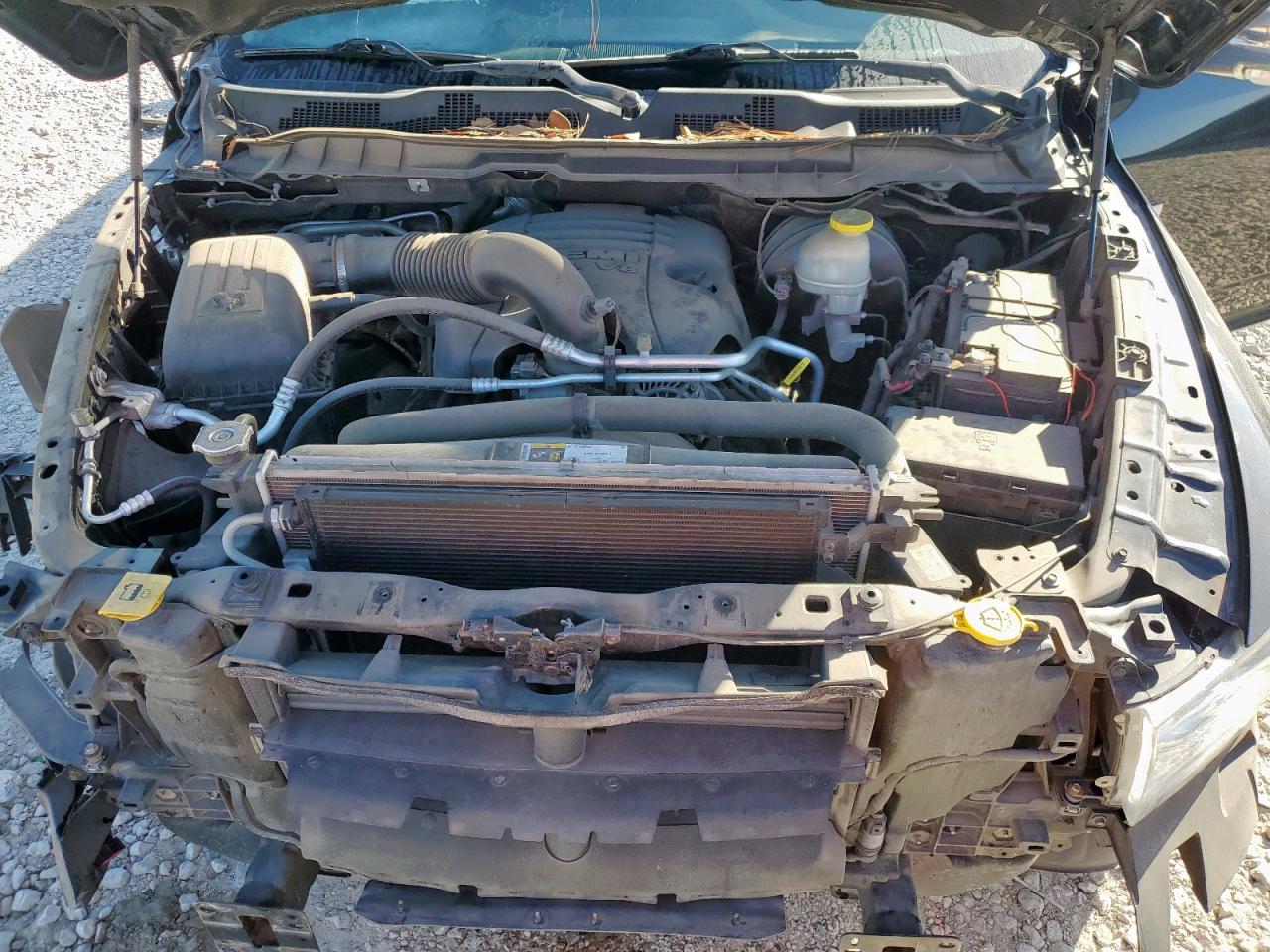 Ram 1500 Laramie Image 4