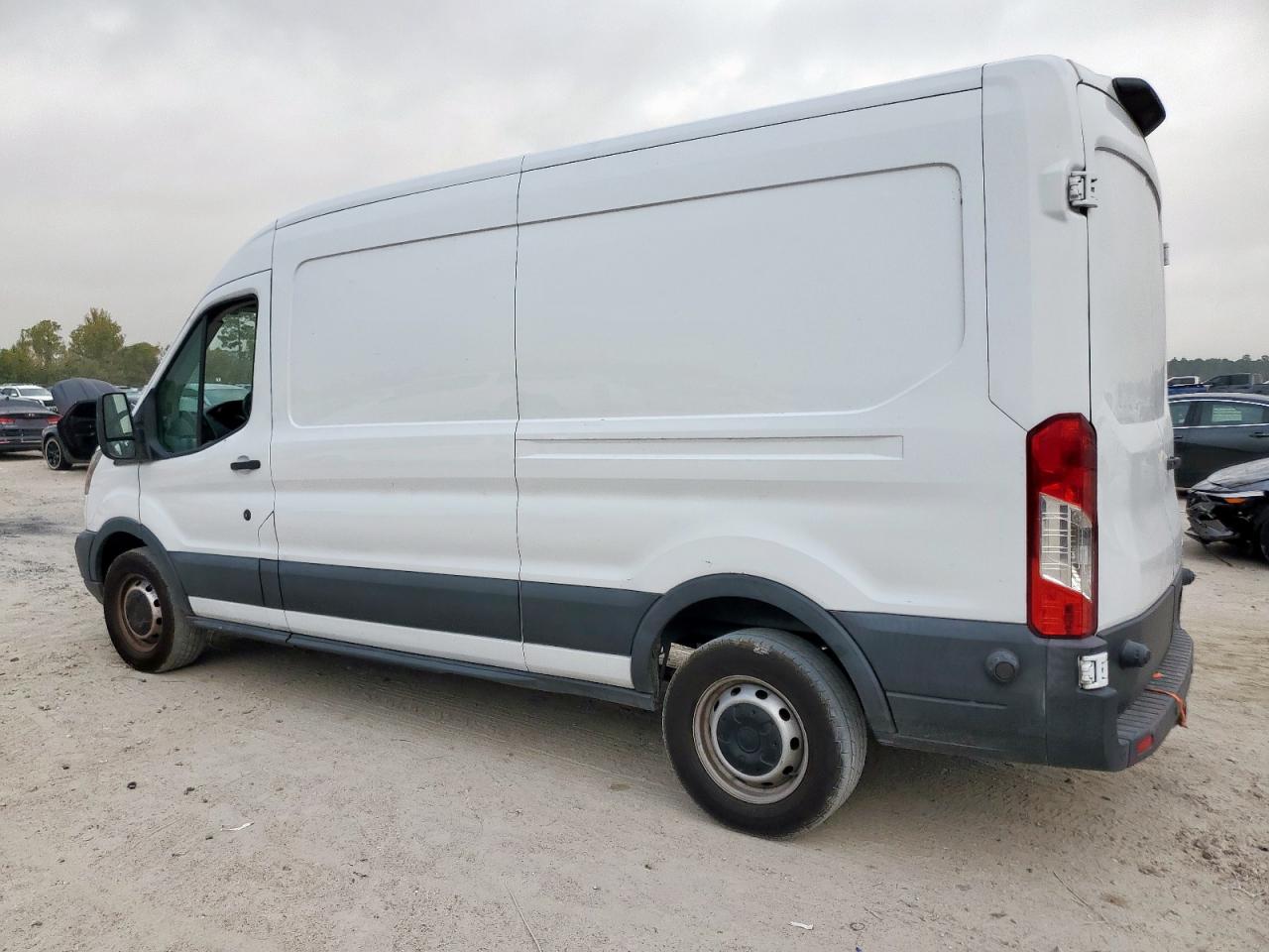Ford Transit T-250 Image 2