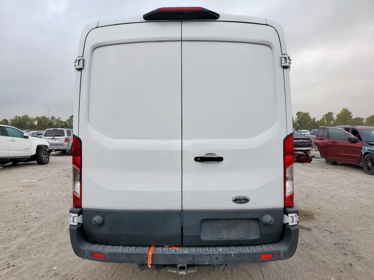 Ford Transit T-250 Image 13