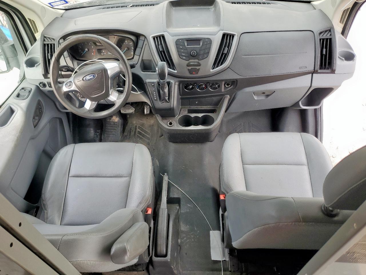 Ford Transit T-250 Image 6