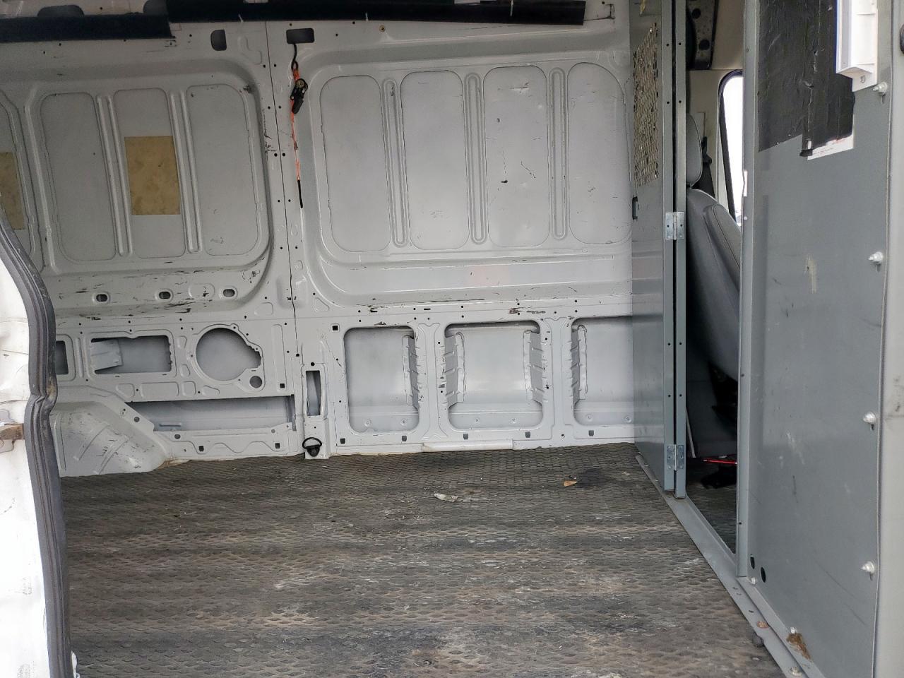 Ford Transit T-250 Image 7