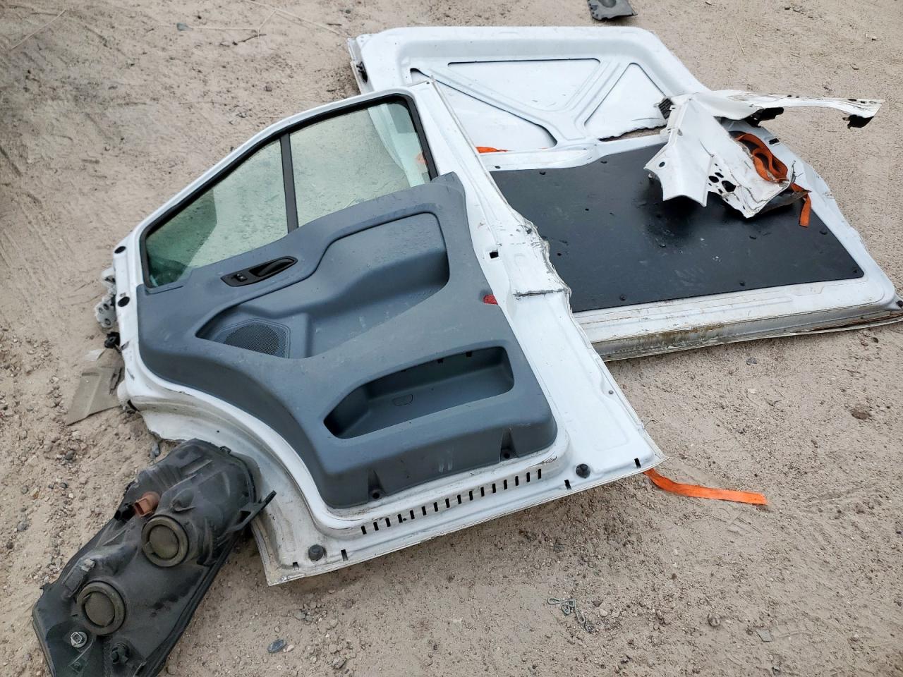 Ford Transit T-250 Image 11