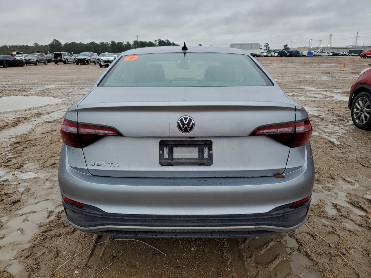 Volkswagen Jetta S Image 9