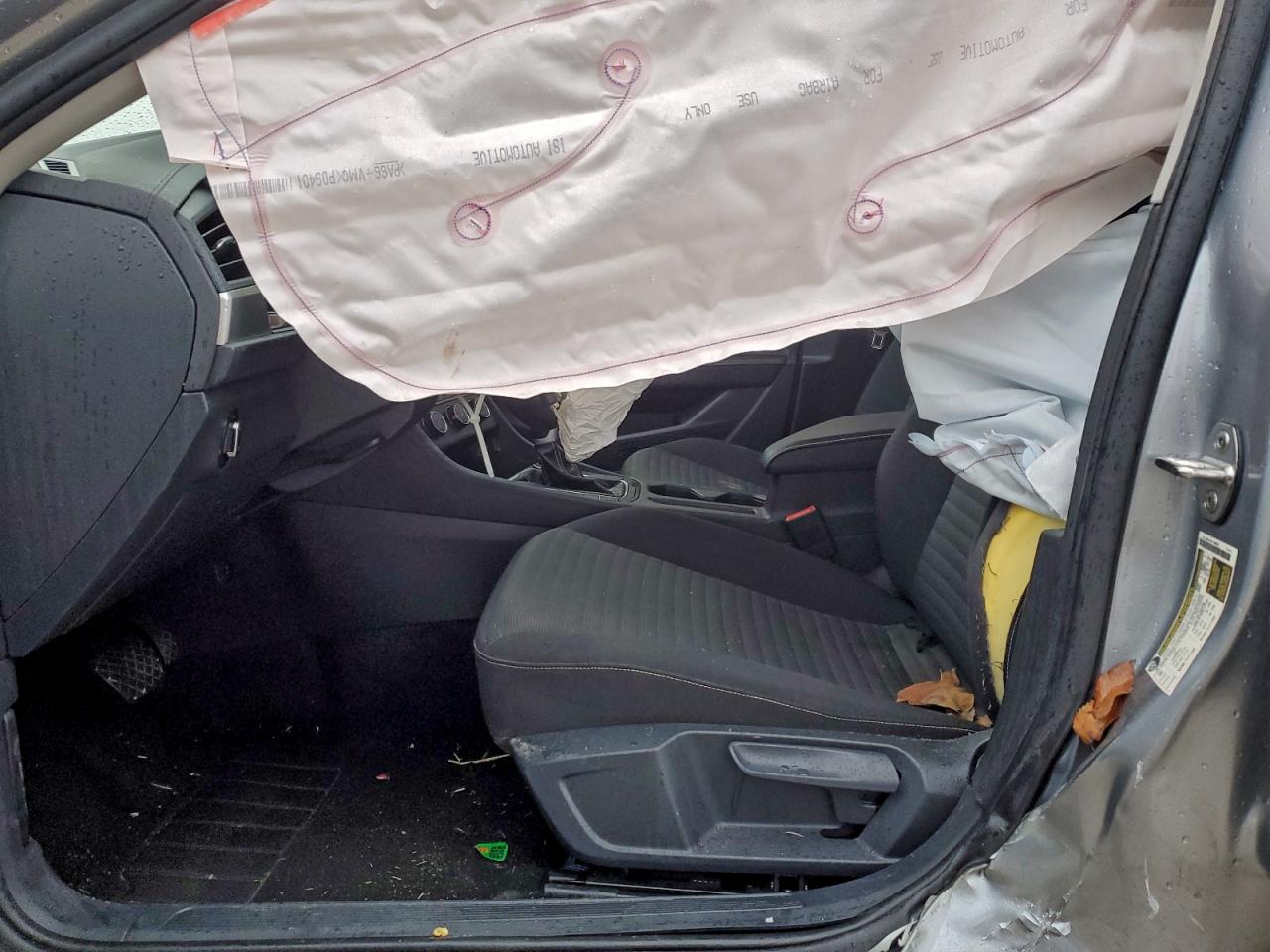 Volkswagen Jetta S Image 3