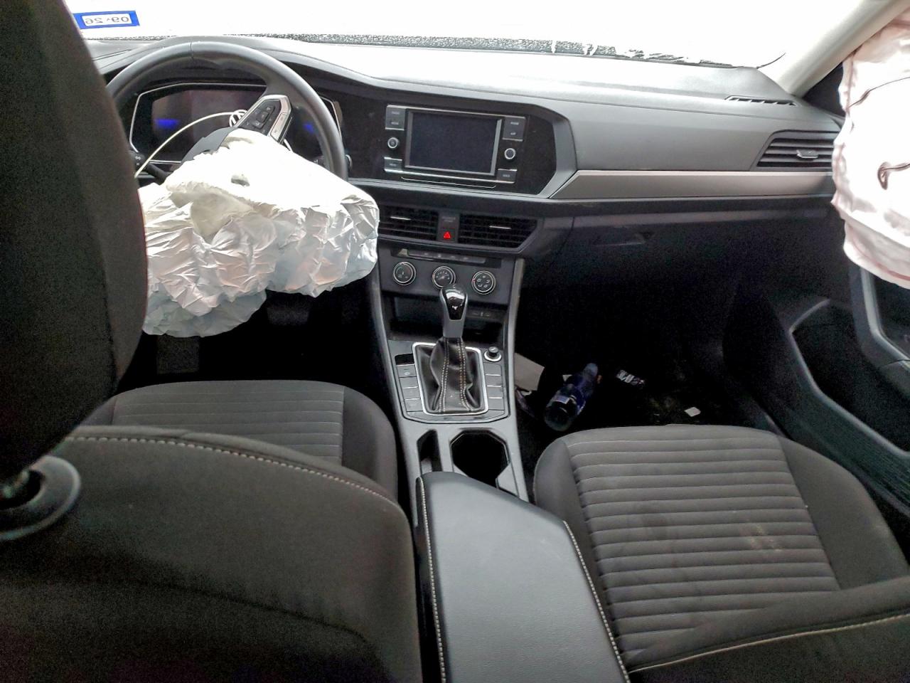 Volkswagen Jetta S Image 6