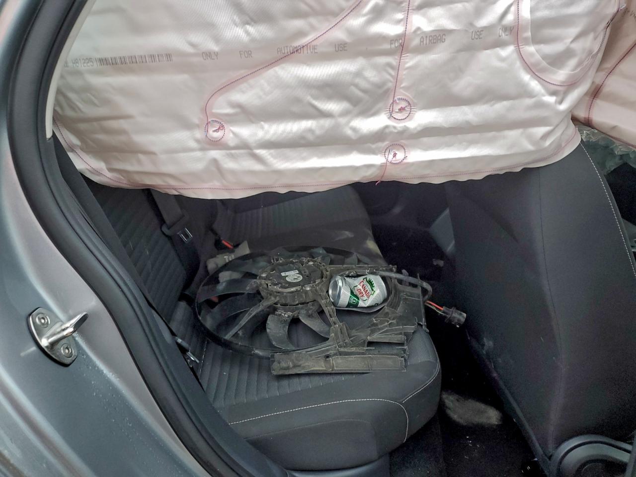 Volkswagen Jetta S Image 4