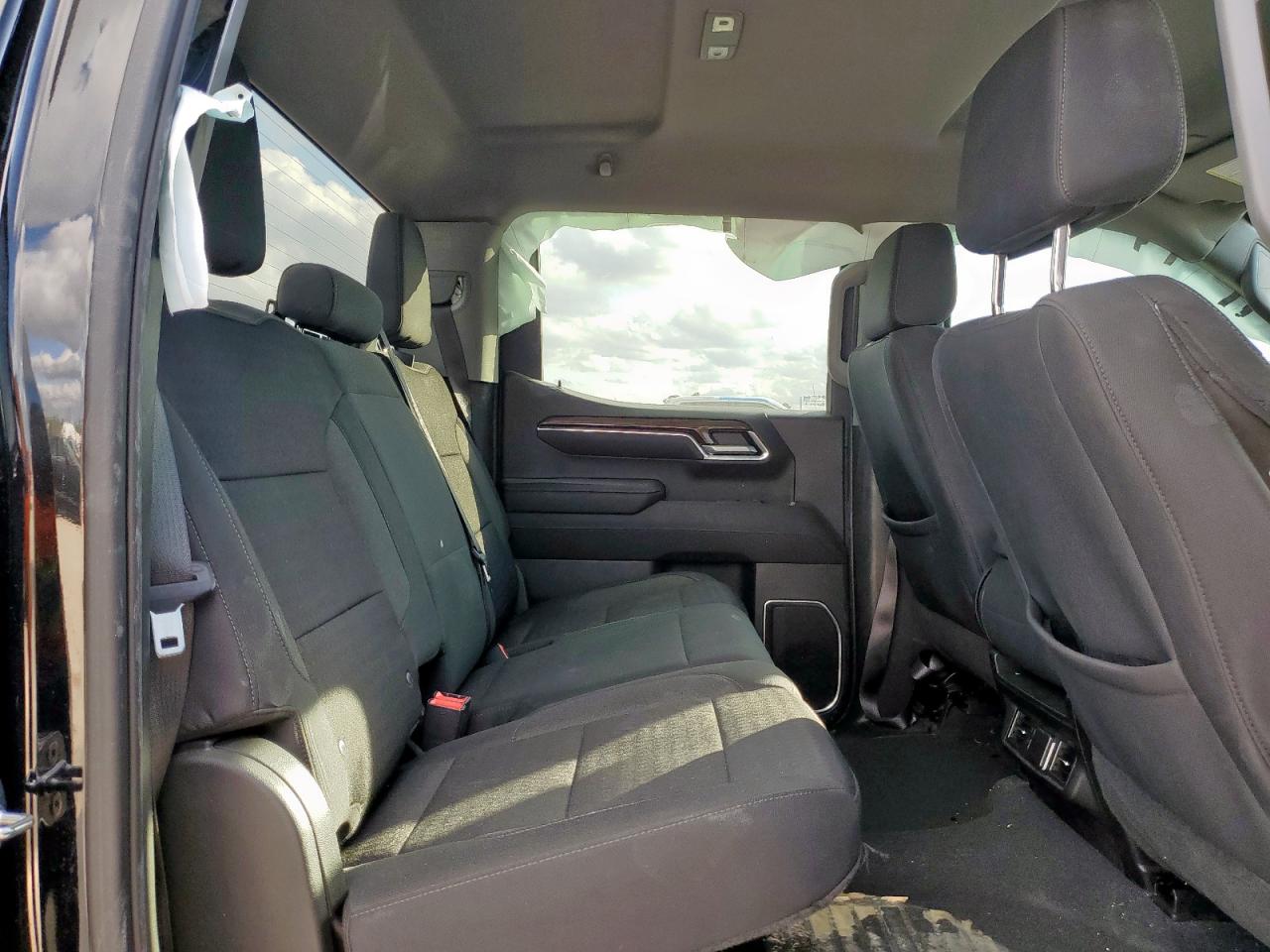 Chevrolet Silverado C1500 Lt Image 8