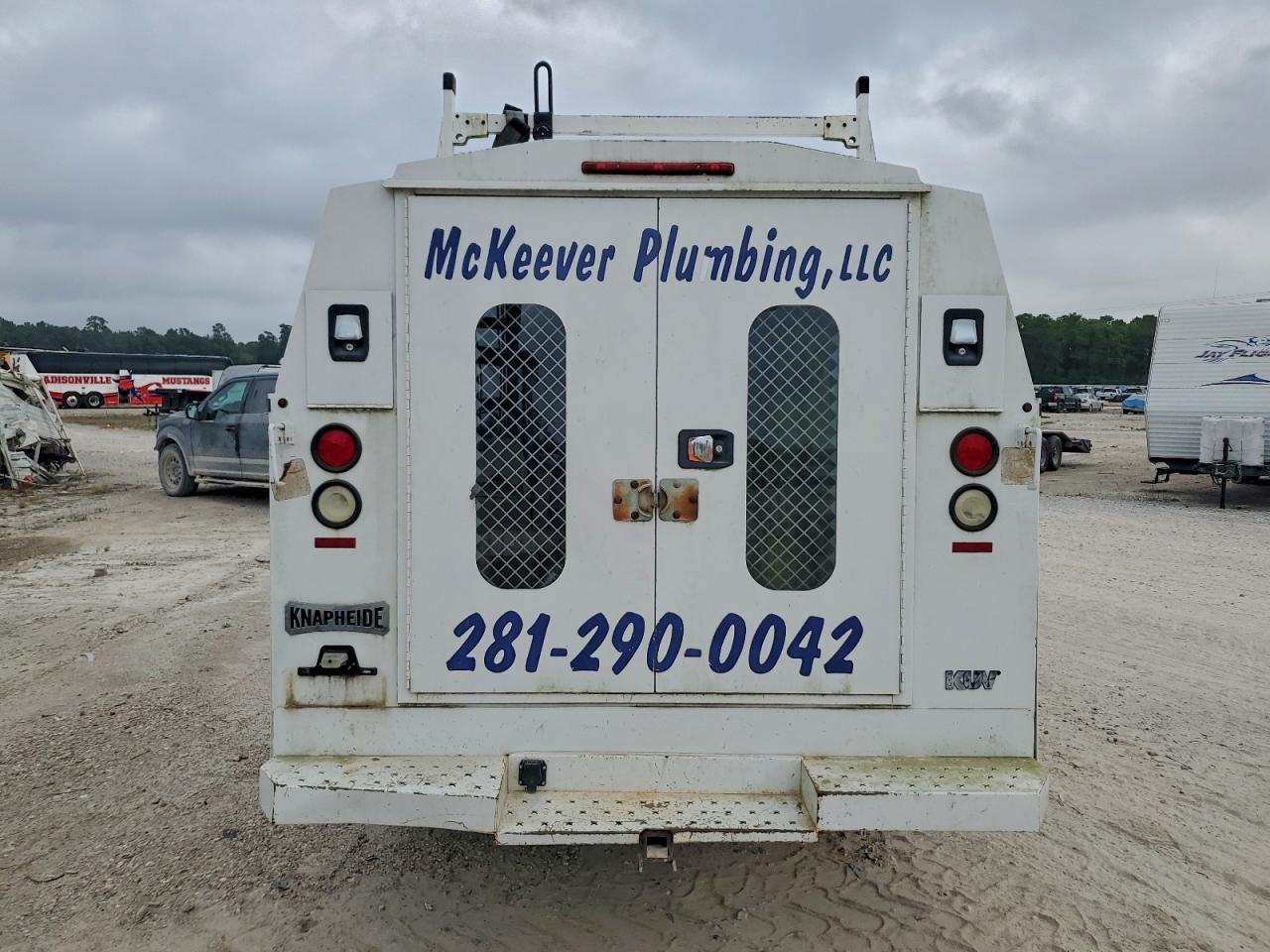 GMC Savana Cutaway G3500 Image 9