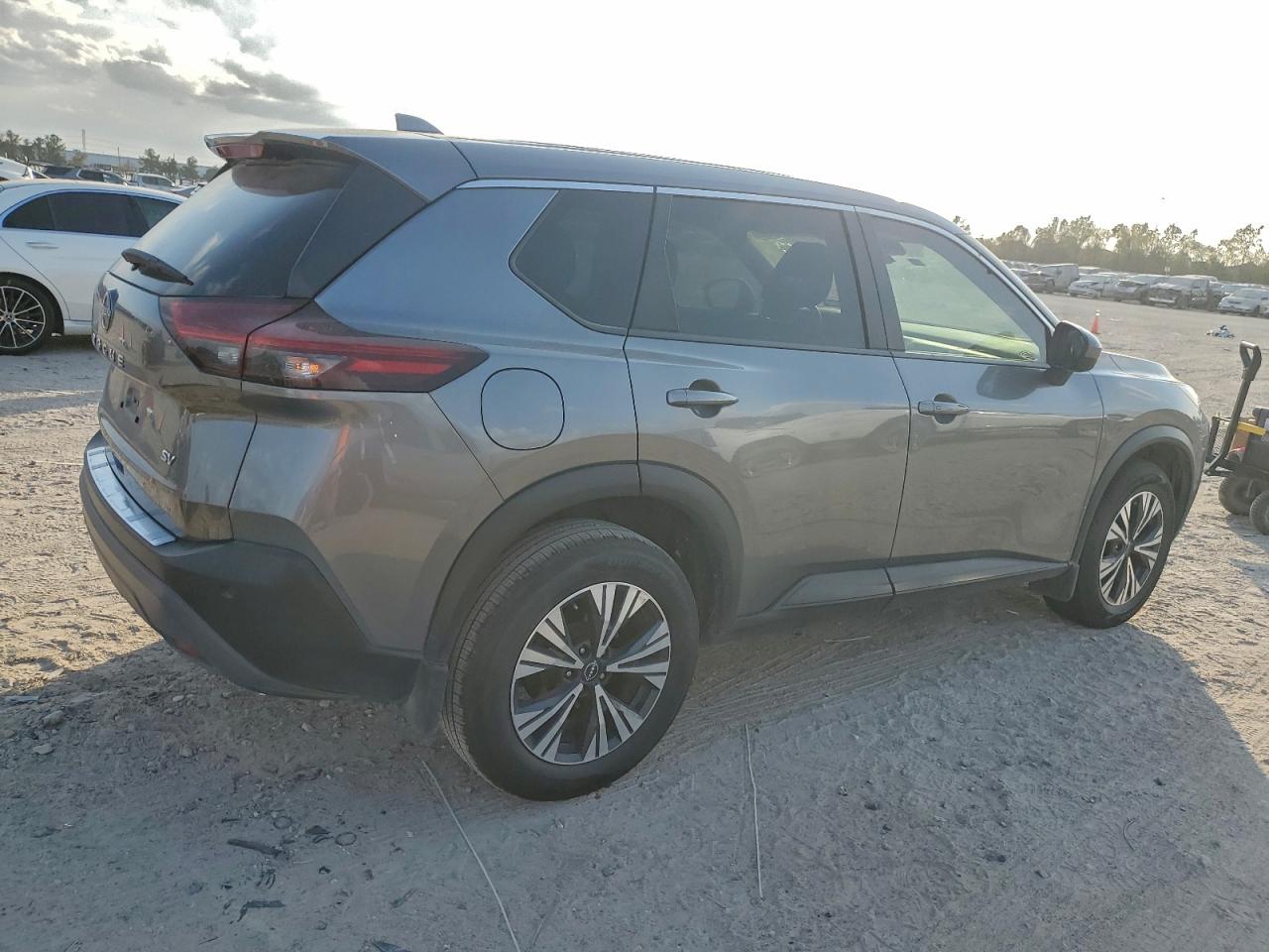 Nissan Rogue Sv Image 3