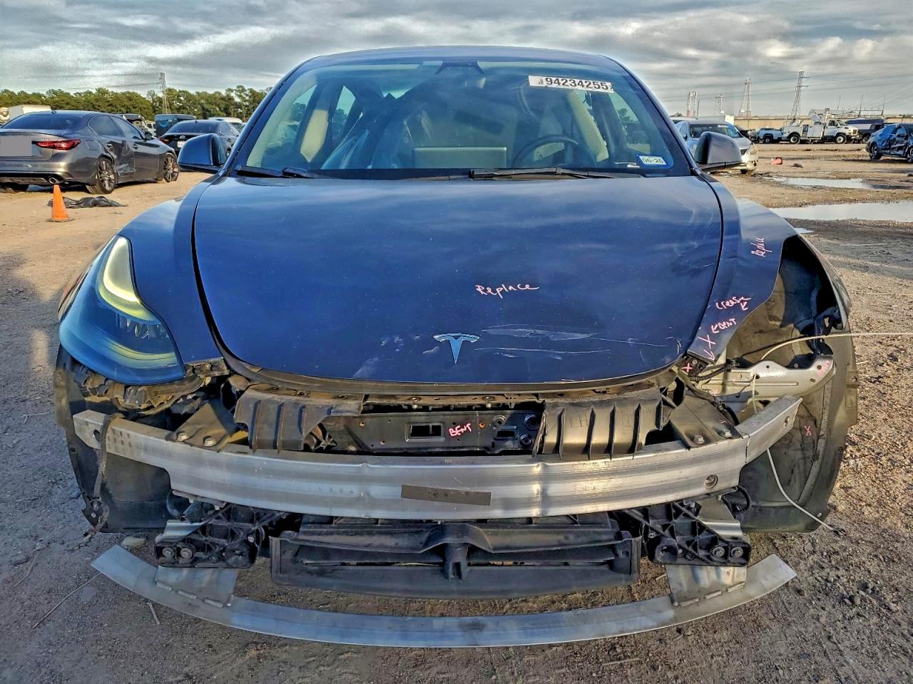 Tesla Model 3 Image 5