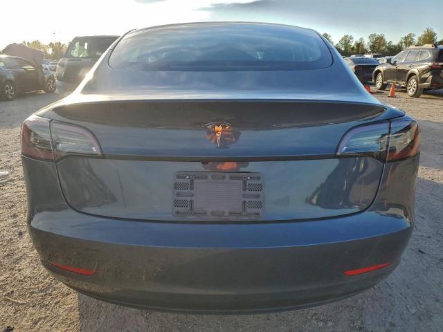Tesla Model 3 Image 12