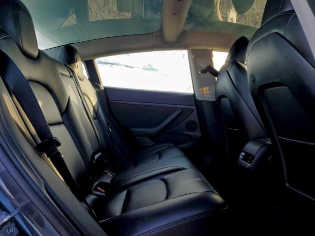 Tesla Model 3 Image 10