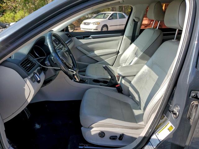 Volkswagen Passat R-line Image 5