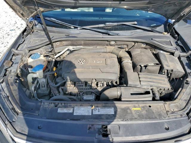 Volkswagen Passat R-line Image 9