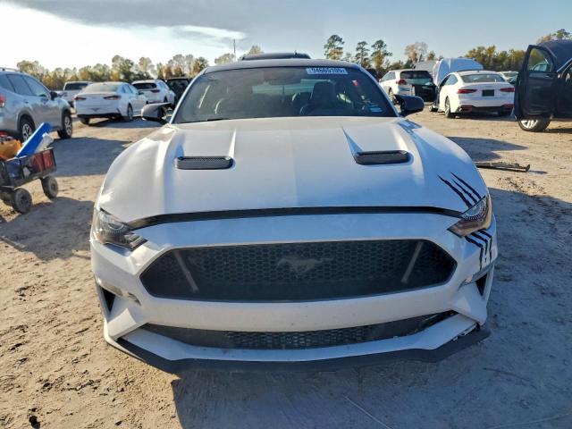 Ford Mustang Gt Image 9