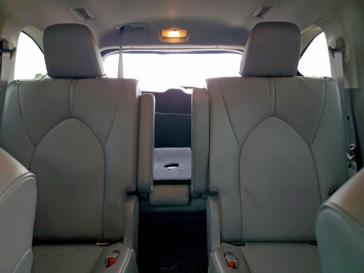 Toyota Highlander Limited Image 3