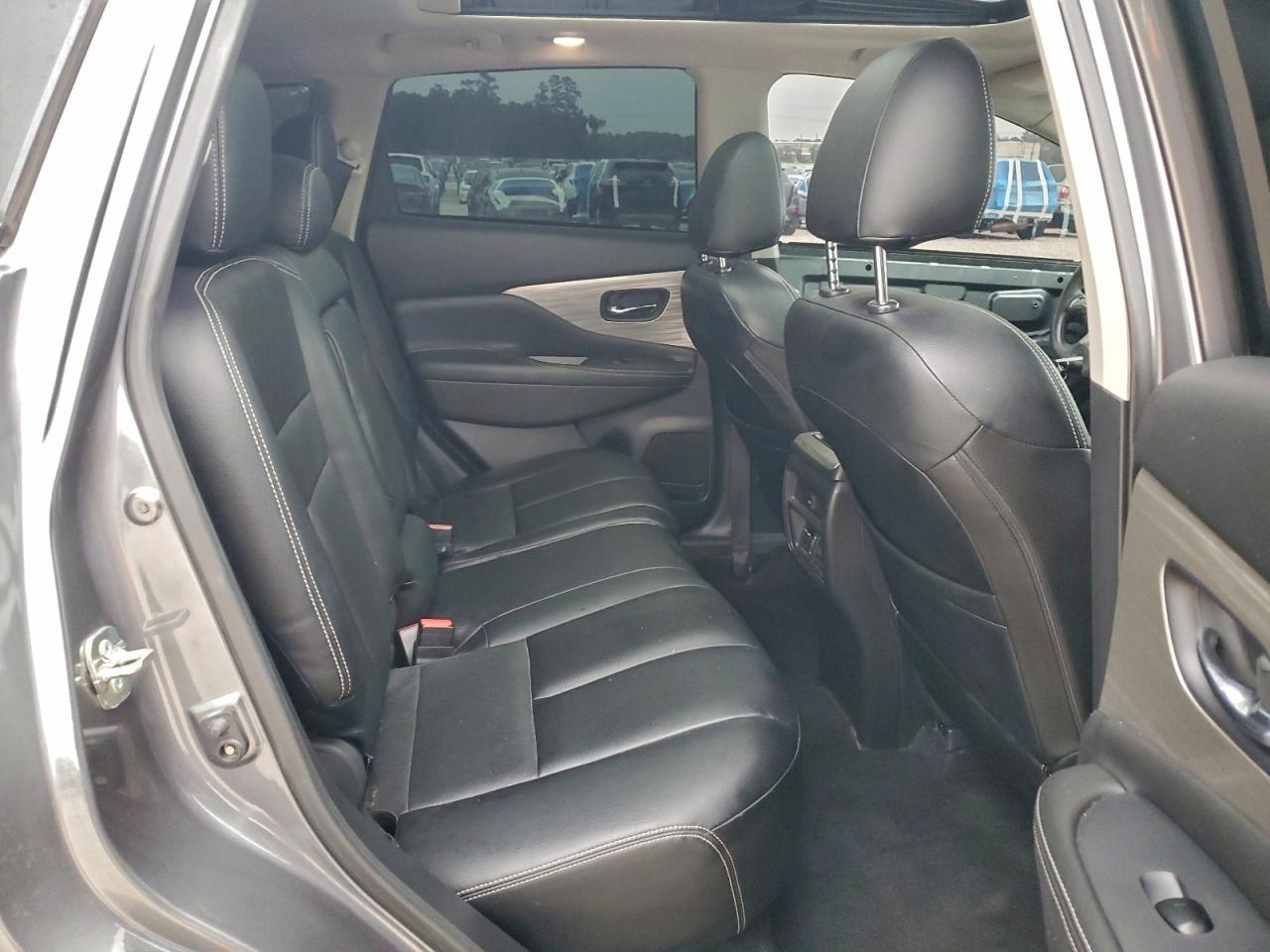 Nissan Murano S Image 4