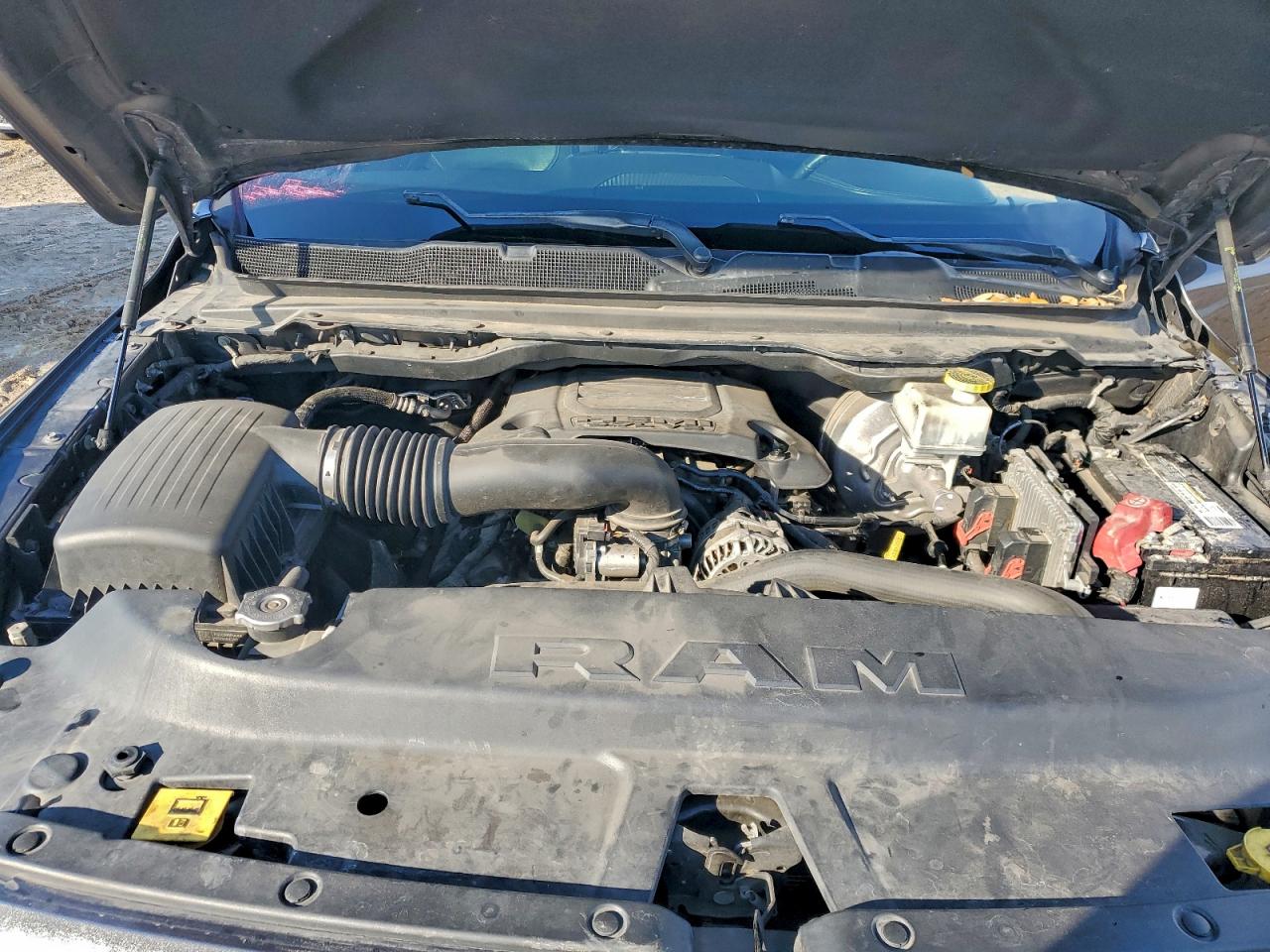 Ram 1500 Laramie Image 11