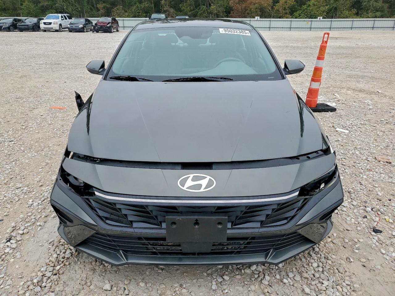 Hyundai ELANTRA Sel Image 9