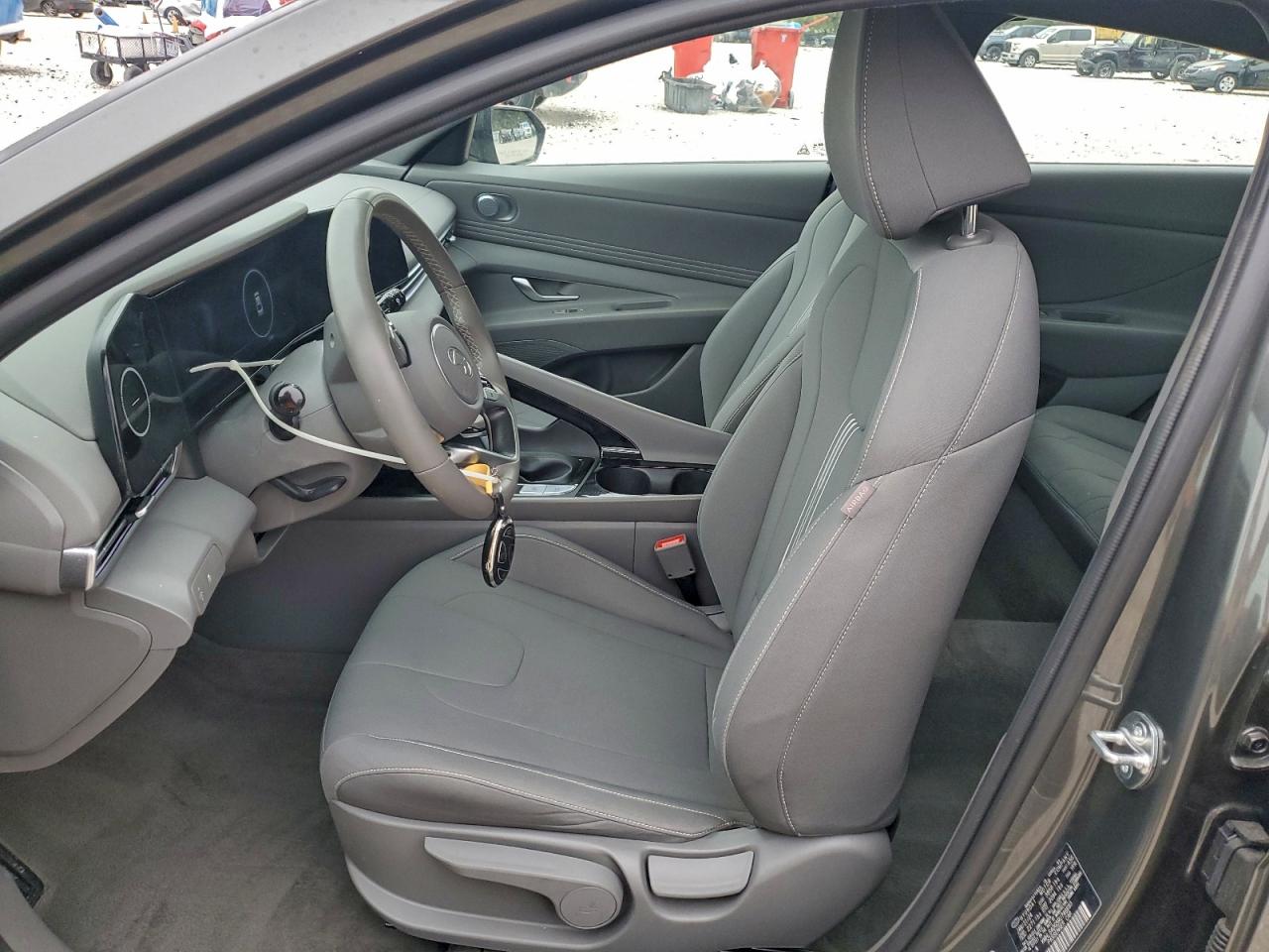 Hyundai ELANTRA Sel Image 5