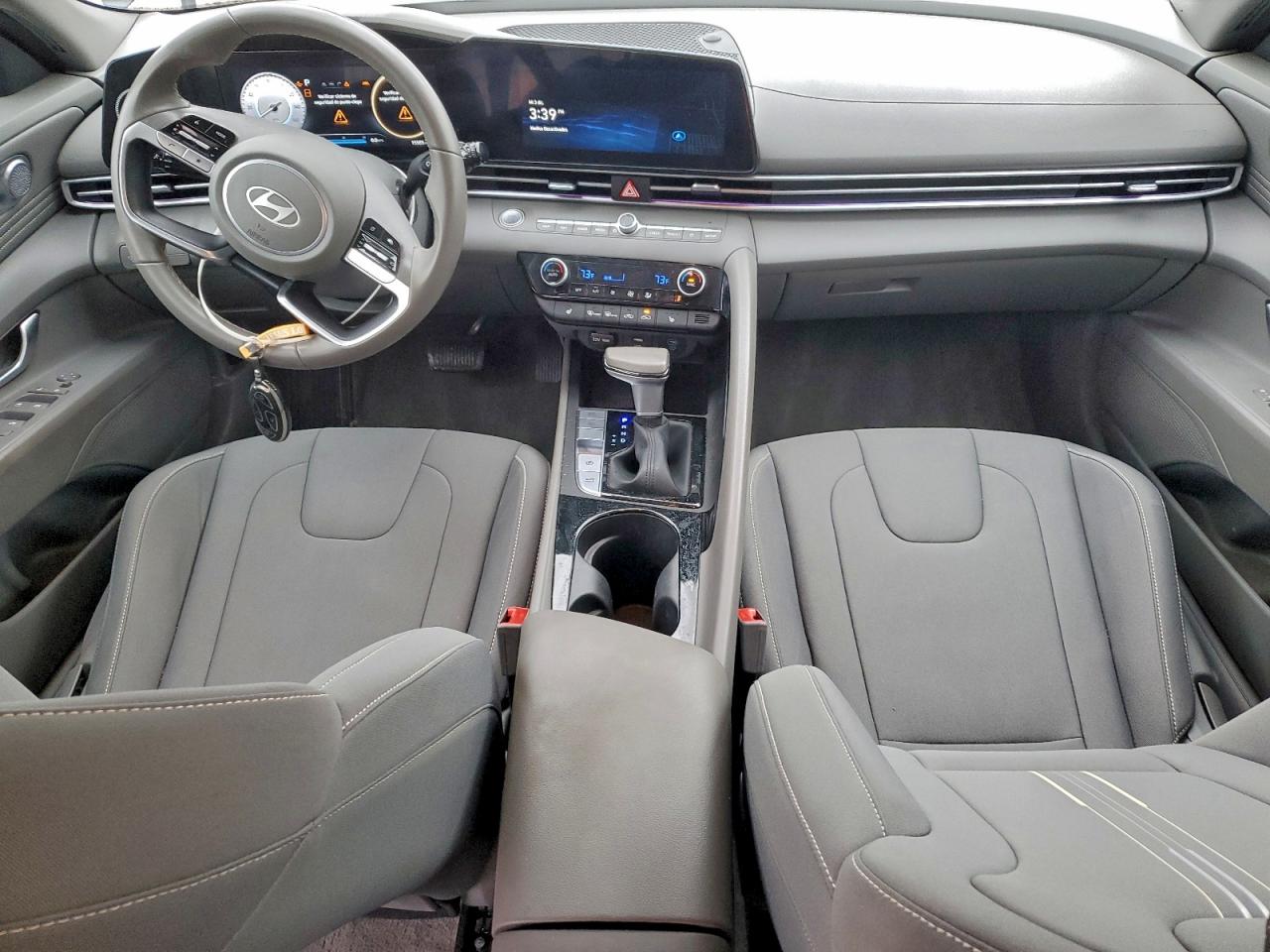 Hyundai ELANTRA Sel Image 3