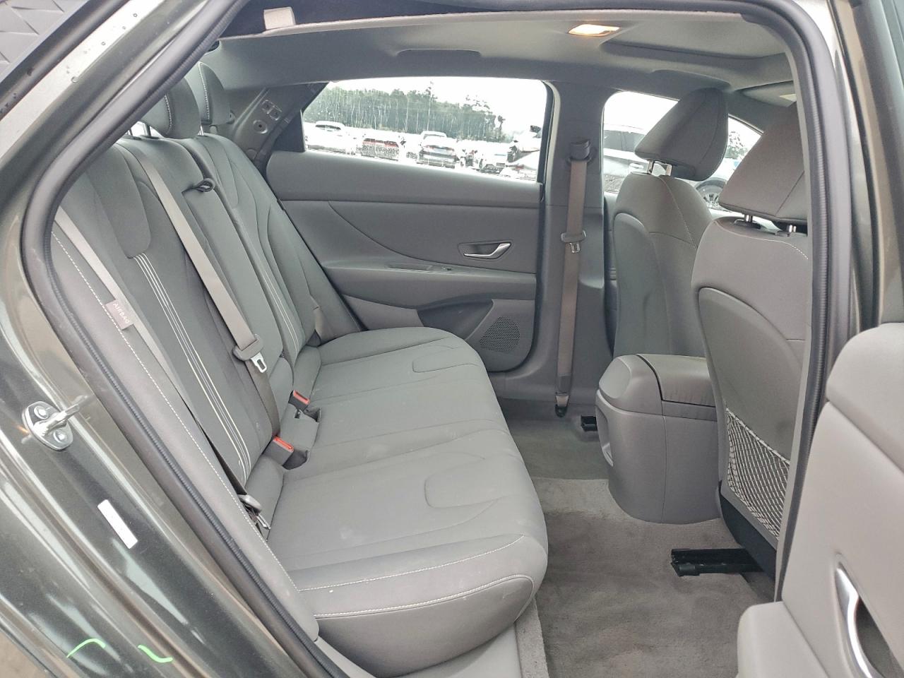 Hyundai ELANTRA Sel Image 12