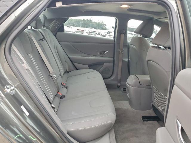 Hyundai ELANTRA Sel Image 12