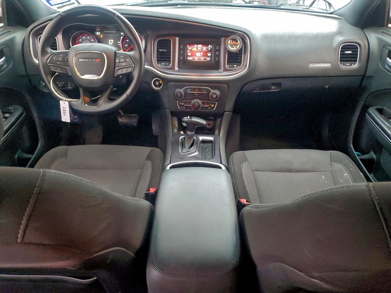 Dodge Charger Se Image 9