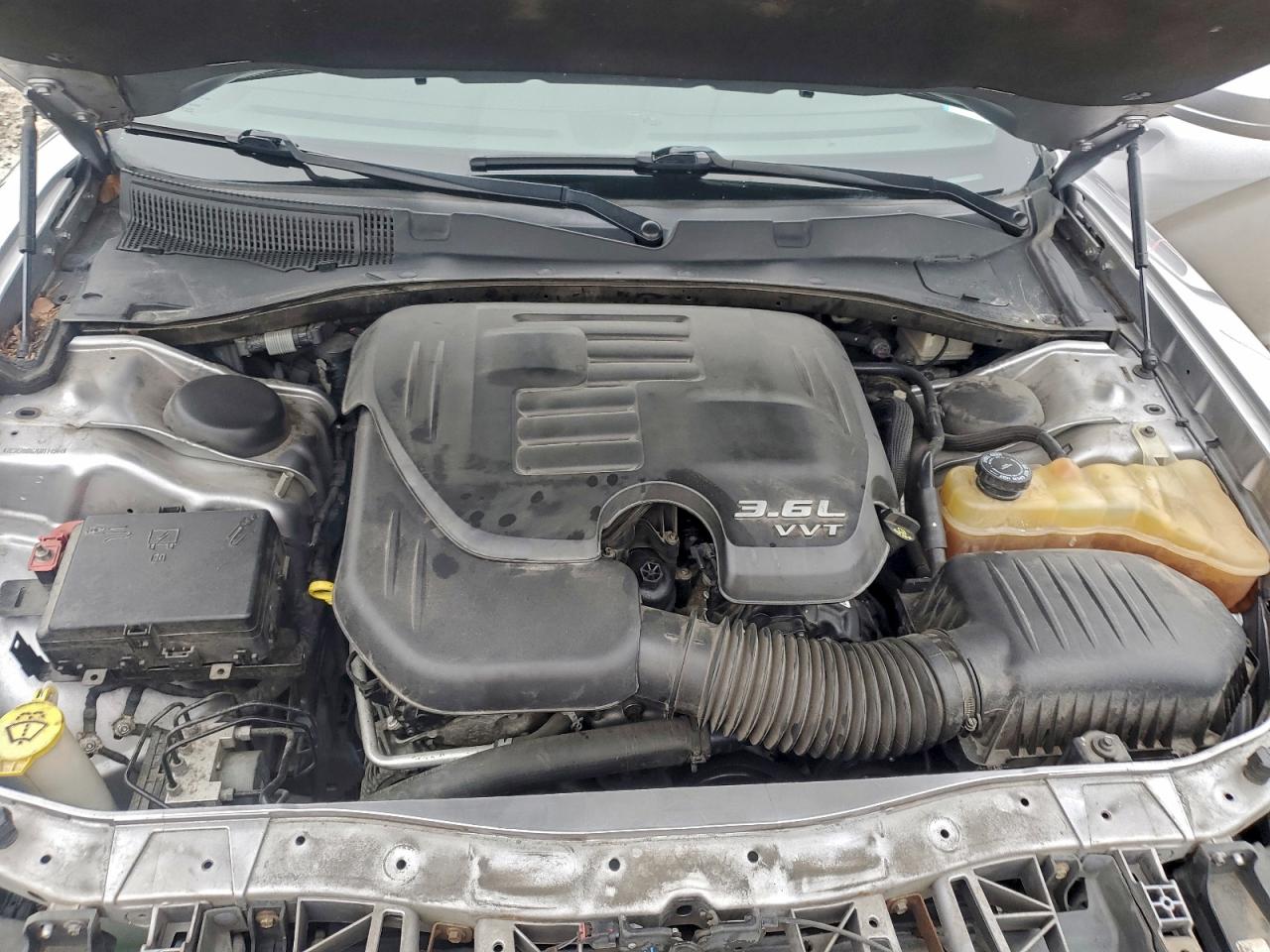 Dodge Charger Se Image 8