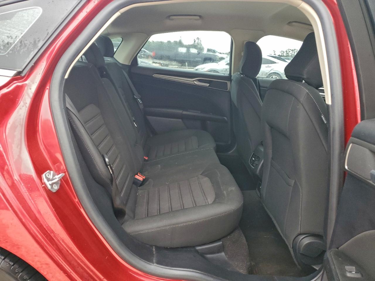 Ford Fusion Se Image 9