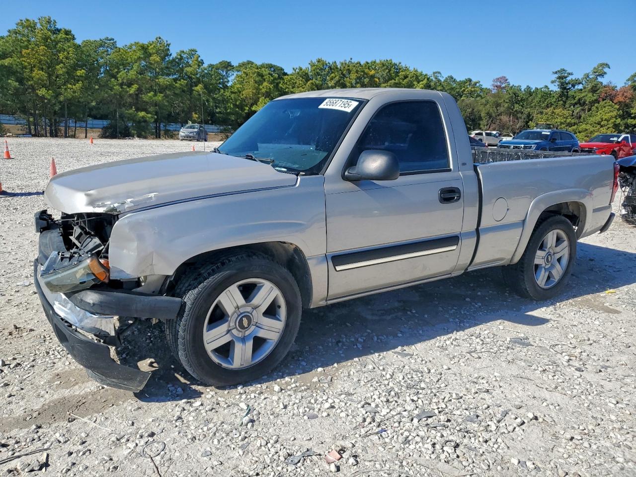 Chevrolet Silverado C1500 Image 1