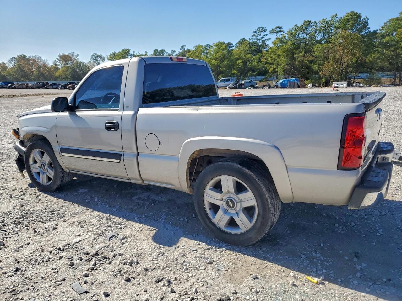 Chevrolet Silverado C1500 Image 12
