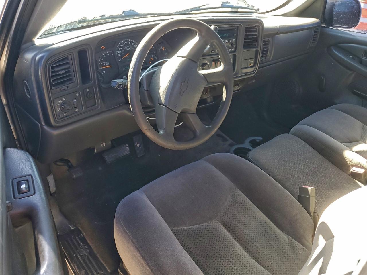 Chevrolet Silverado C1500 Image 3