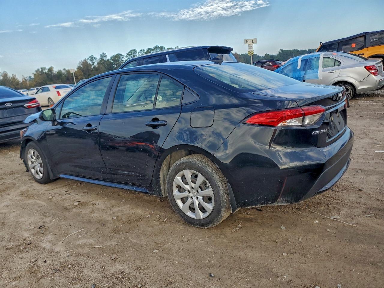 Toyota Corolla Le Image 12