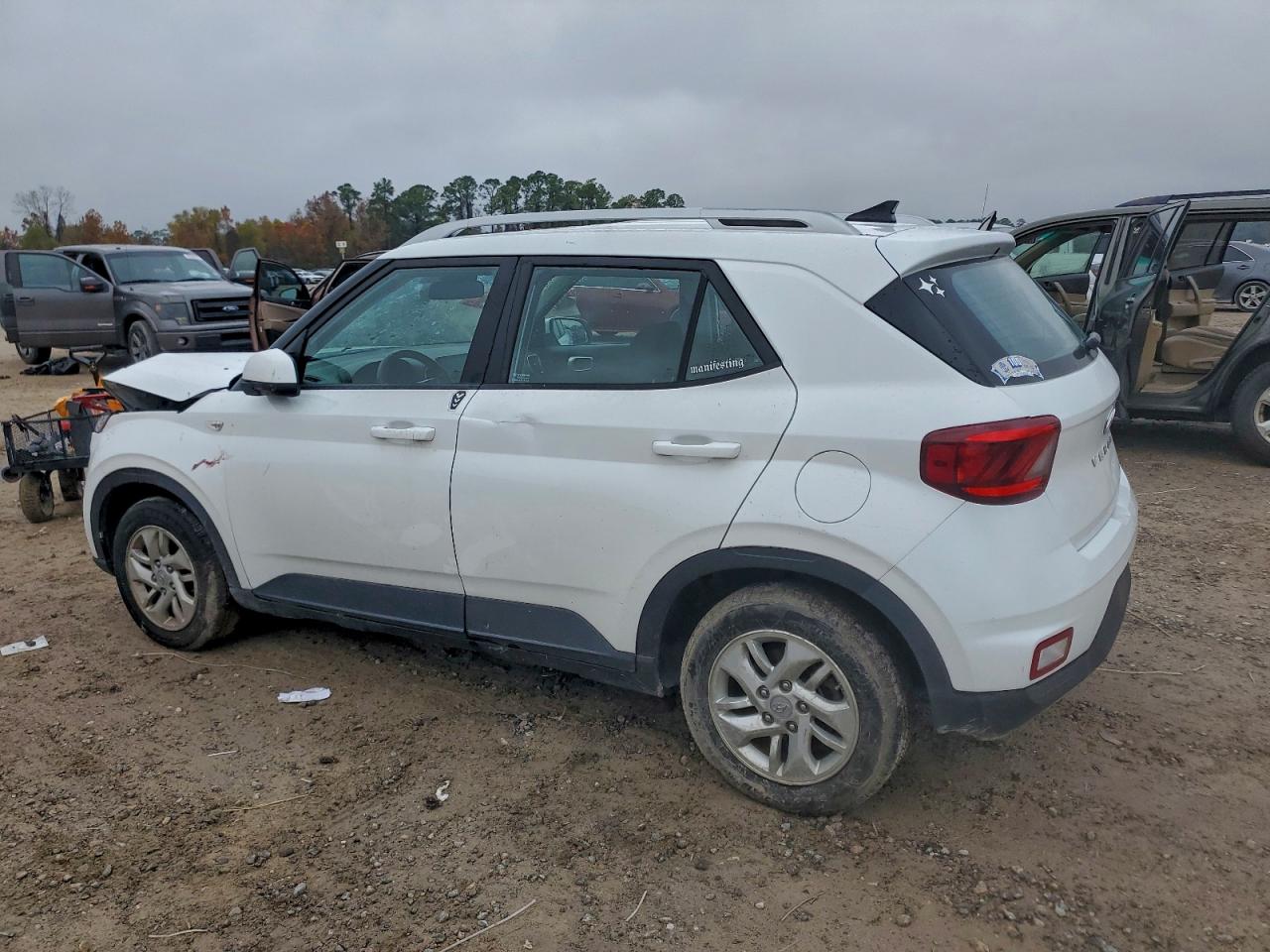 Hyundai VENUE Sel Image 2